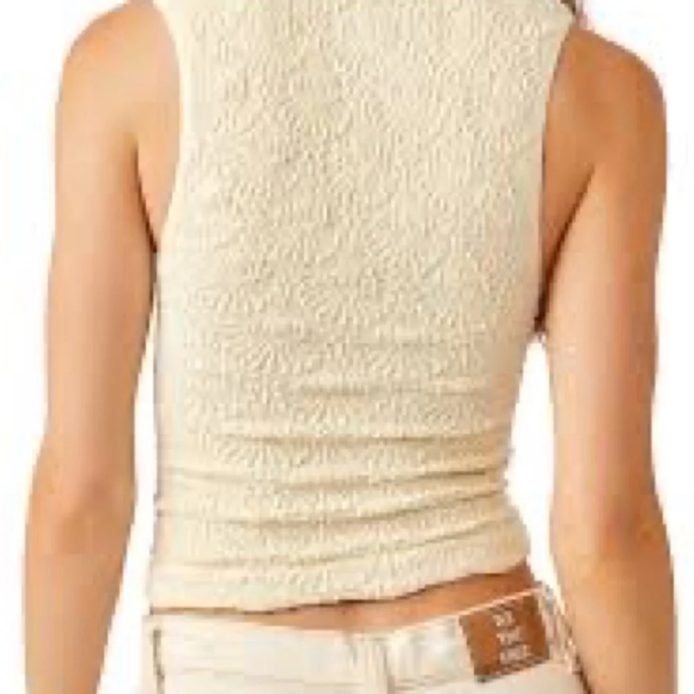 BY FREE PEOPLE SWEETHEART LOVE IVORY CAMI!PURCHASED AT REVOLVE! NEVER WORN!❤️🎁 - Picture 9 of 9